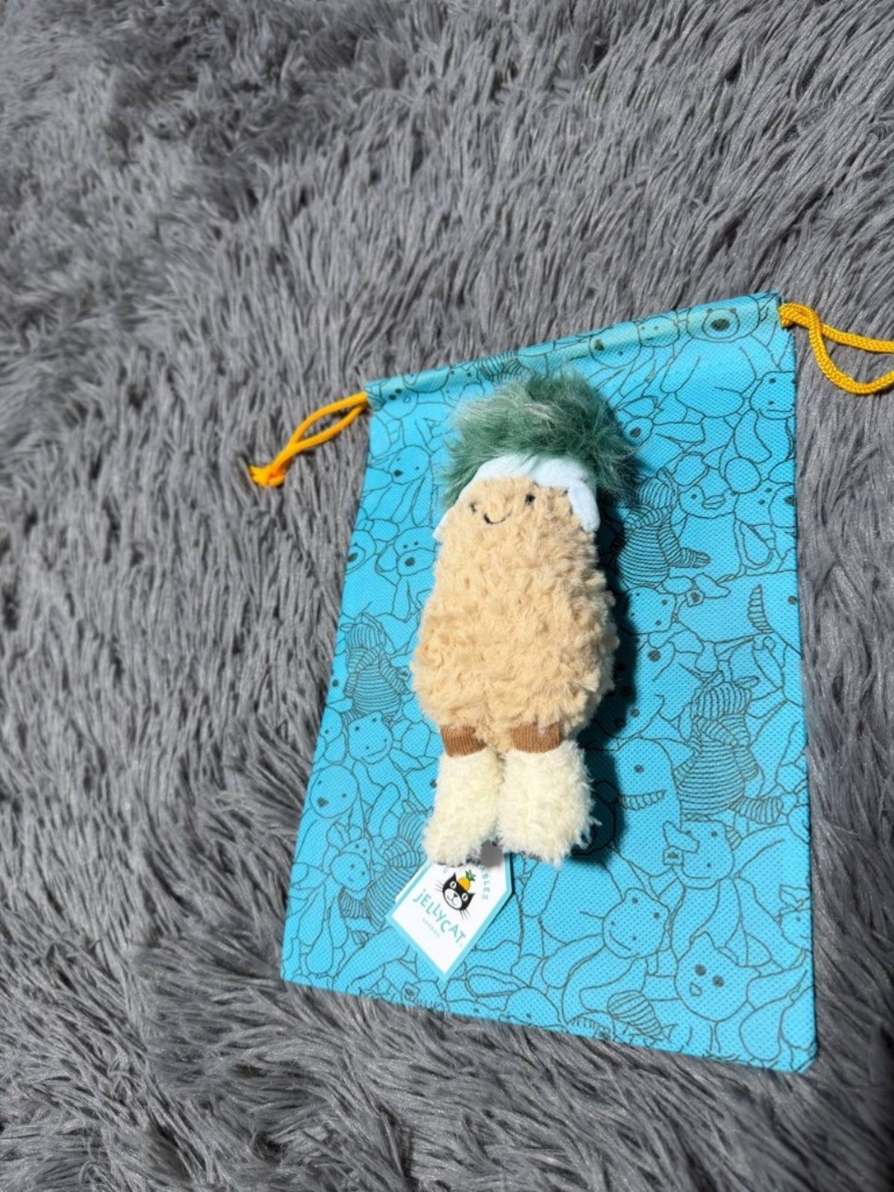 Jellycat Amuseables Peanut 'Après Ski' plush toy